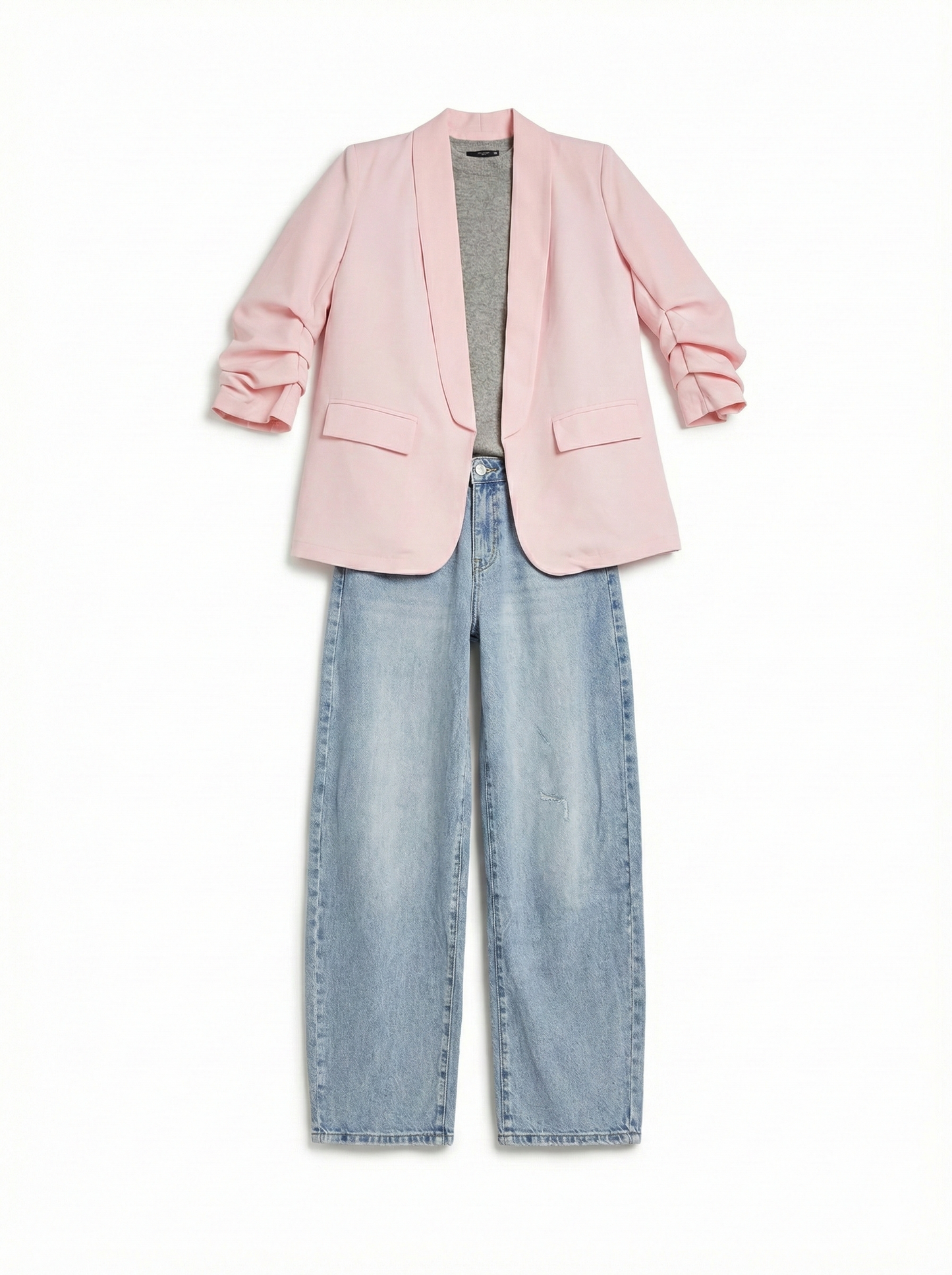 Blazer Rosa Maniche Arricciate e Jeans Gamba Larga Outfit Completo