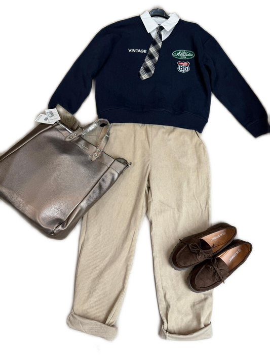 Completo Preppy Elegante Uomo - Look College Casual Chic Navy & Beige con Accessori